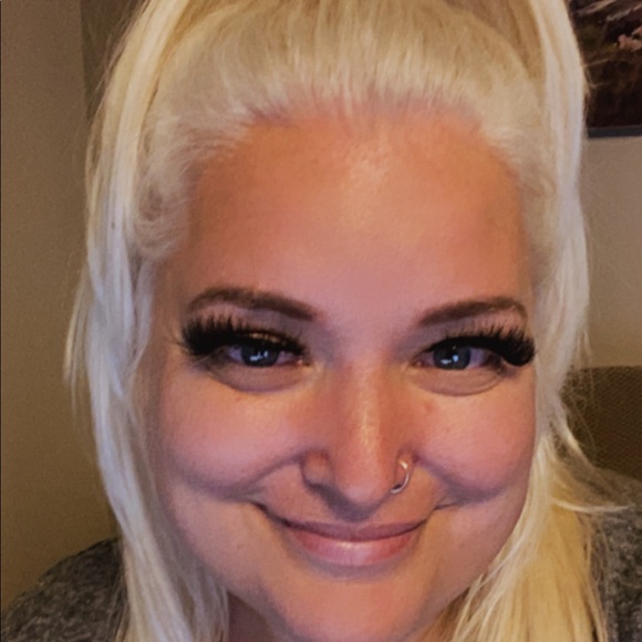 Meet your Posher, Melanie - Picture 2 of 2